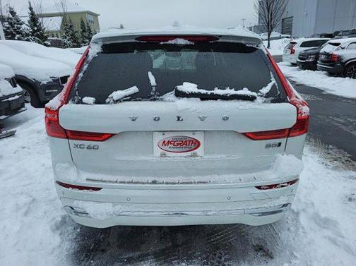 2023 Volvo XC60 B5 Plus Bright Theme