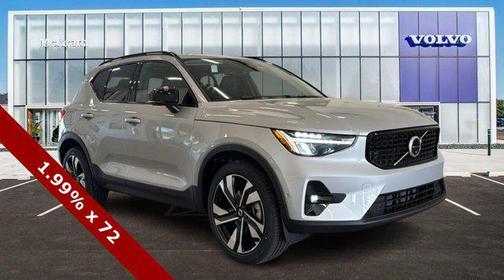 2025 Volvo XC40 B5 Plus Dark Theme
