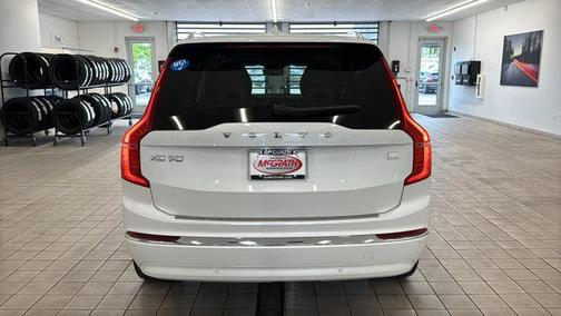 Crystal White Metallic 2024 Volvo XC90 Recharge Plug-In Hybrid T8 Ultimate 6-Seater