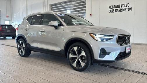 Silver Dawn Metallic 2025 Volvo XC40 B5 Plus Bright Theme