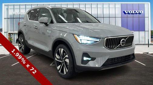 2025 Volvo XC40 B5 Plus Bright Theme