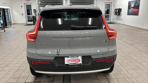 2025 Volvo XC40 B5 Plus Bright Theme