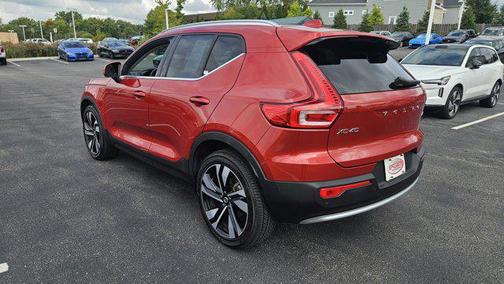 2023 Volvo XC40 B5 Ultimate Bright Theme