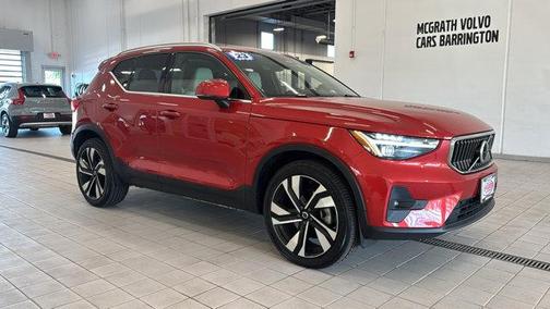2023 Volvo XC40 B5 Ultimate Bright Theme