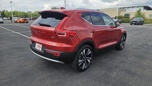 2023 Volvo XC40 B5 Ultimate Bright Theme
