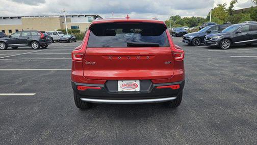2023 Volvo XC40 B5 Ultimate Bright Theme
