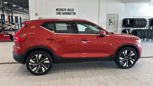 2023 Volvo XC40 B5 Ultimate Bright Theme