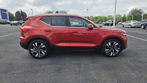 2023 Volvo XC40 B5 Ultimate Bright Theme