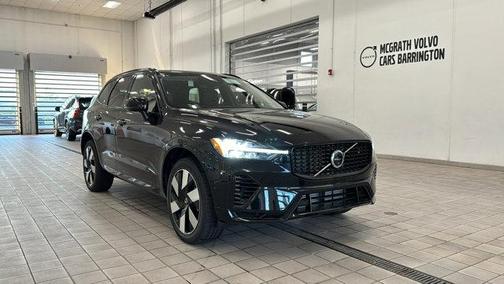 2025 Volvo XC60 Plug-In Hybrid Plus Dark Theme