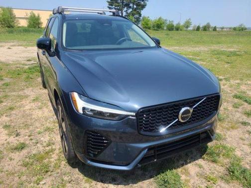 2025 Volvo XC60 Plug-In Hybrid T8 Plus