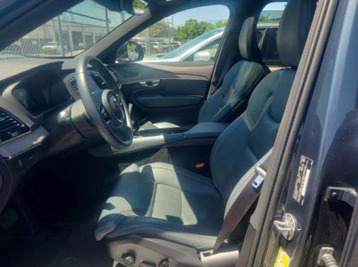 2022 Volvo XC90 T6 Inscription