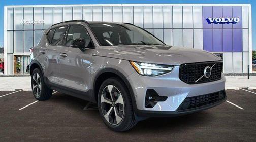 2026 Volvo XC40 B5 Plus
