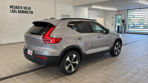 2026 Volvo XC40 B5 Plus