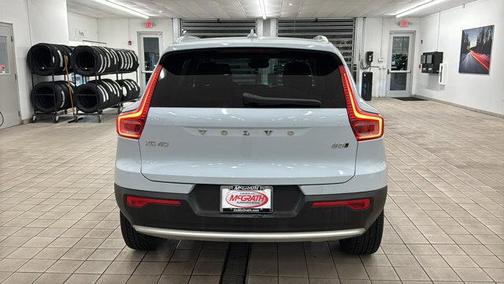 2024 Volvo XC40 B5 Plus Bright Theme