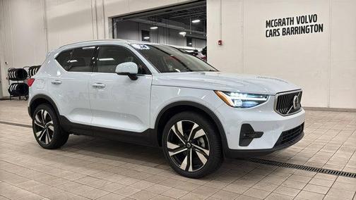 2024 Volvo XC40 B5 Plus Bright Theme