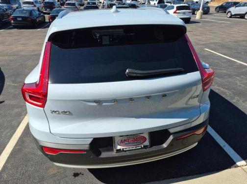 2024 Volvo XC40 B5 Plus Bright Theme