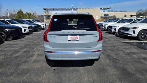 2025 Volvo XC90 B5 Core