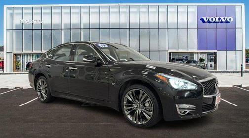 2019 INFINITI Q70 3.7X LUXE