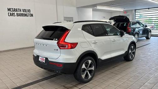 2026 Volvo XC40 B5 Plus