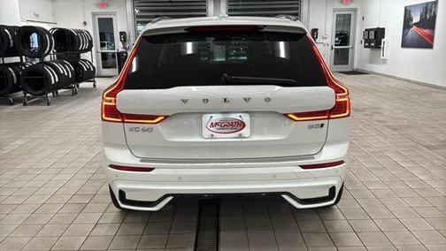 2023 Volvo XC60 B5 Plus Dark Theme