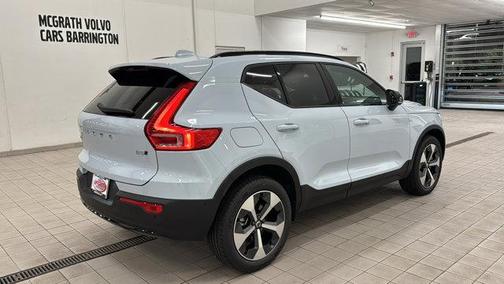 2026 Volvo XC40 B5 Plus