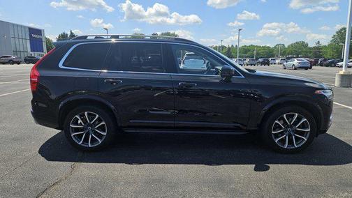 2019 Volvo XC90 T6 Momentum