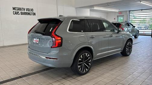 2026 Volvo XC90 Plus