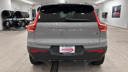 2026 Volvo XC40 B5 Plus