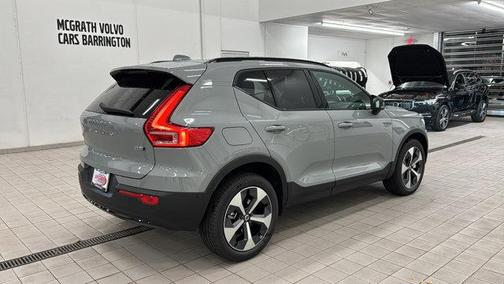 2026 Volvo XC40 B5 Plus