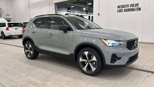 2026 Volvo XC40 B5 Plus