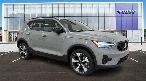 2026 Volvo XC40 B5 Plus
