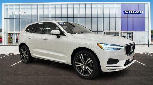 2021 Volvo XC60 T6 Momentum