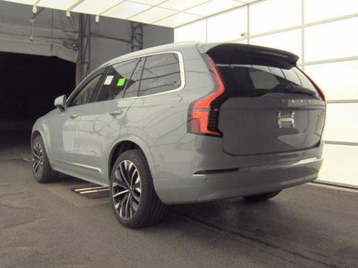 2025 Volvo XC90 B6 Plus 7-Seater