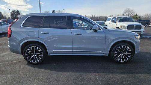 2025 Volvo XC90 B6 Plus 7-Seater