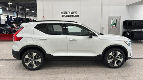 2026 Volvo XC40 B5 Plus
