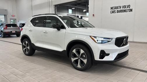 2026 Volvo XC40 B5 Plus