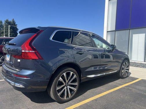 2023 Volvo XC60 Recharge Plug-In Hybrid T8 Ultimate Bright Theme