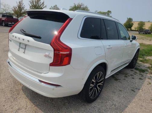 2024 Volvo XC90 Recharge Plug-In Hybrid T8 Plus Bright Theme 7-Seater