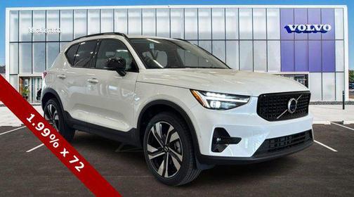2025 Volvo XC40 B5 Ultra Dark Theme