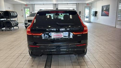 2025 Volvo XC60 B5 Ultra