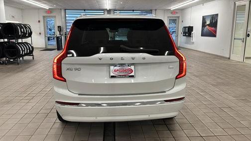 2024 Volvo XC90 Recharge Plug-In Hybrid T8 Plus Bright Theme 7-Seater