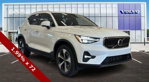 2025 Volvo XC40 B5 Plus Bright Theme