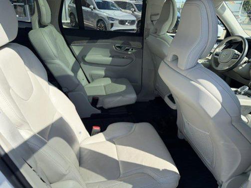 Crystal White Metallic 2023 Volvo XC90 B6 Ultimate 6-Seater