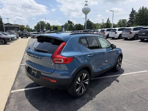 Fjord Blue Metallic 2023 Volvo XC40 B5 Plus Dark Theme
