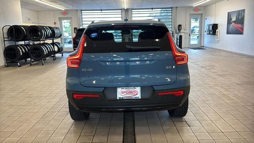 Fjord Blue Metallic 2023 Volvo XC40 B5 Plus Dark Theme