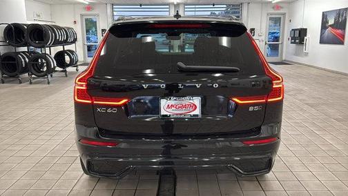 Onyx Black Metallic 2024 Volvo XC60 B5 Plus Dark Theme
