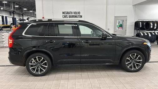 2017 Volvo XC90 T6 Momentum