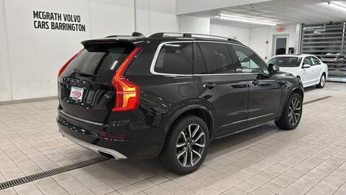 2017 Volvo XC90 T6 Momentum