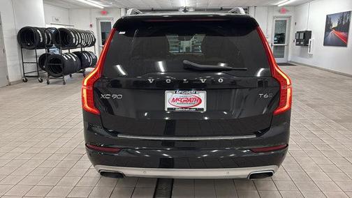 2017 Volvo XC90 T6 Momentum