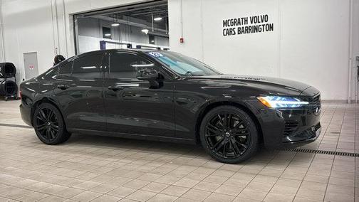 2023 Volvo S60 Recharge Plug-In Hybrid T8 Plus Black Edition
